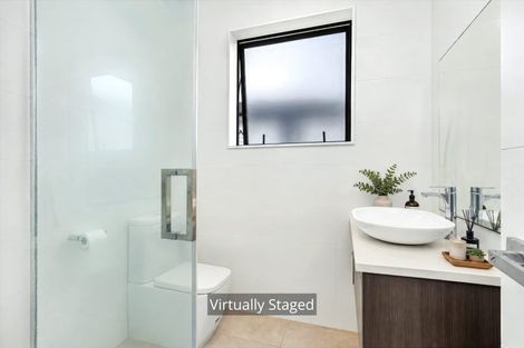 Photo of property in 19a Northcross Drive, Oteha, Auckland, 0632