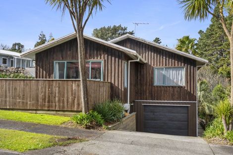 Photo of property in 39 Carlton Terrace, Westown, New Plymouth, 4310