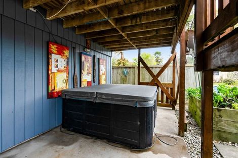 Photo of property in 49 Ngakoti Street, Urenui, 4375