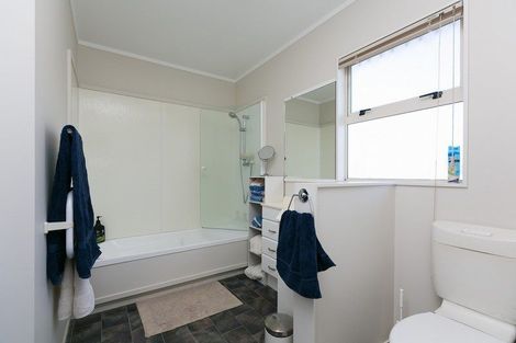 Photo of property in 29 Karaka Street, Merrilands, New Plymouth, 4312