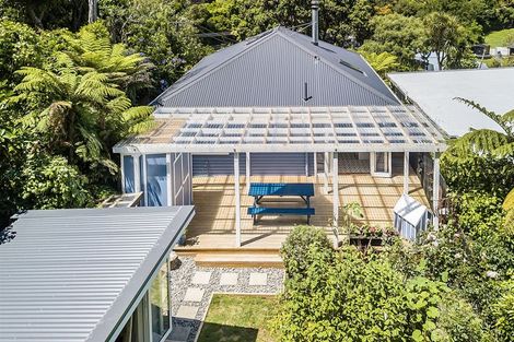 Photo of property in 65 Airlie Road, Plimmerton, Porirua, 5026