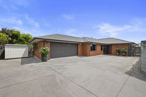 Photo of property in 11b Montrose Place, Highlands Park, New Plymouth, 4312