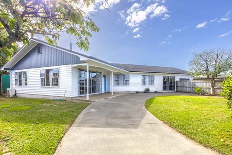Photo of property in 114 Avondale Road, Taradale, Napier, 4112