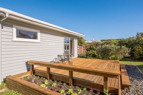 Photo of property in 1 Viscount Grove, Kelson, Lower Hutt, 5010