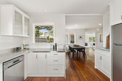 Photo of property in 1/41 College Road, Northcote, Auckland, 0627