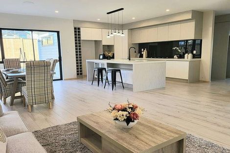 Photo of property in 62 Drumbuoy Drive, Flat Bush, Auckland, 2019