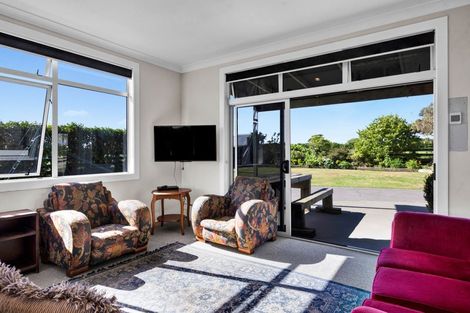 Photo of property in 5674 Mountain Road, Normanby, Hawera, 4673