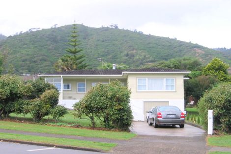 Photo of property in 13 Seddon Street, Waikanae, 5036