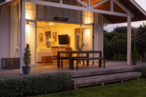 Photo of property in 32 Te Aute Road, Havelock North, 4130