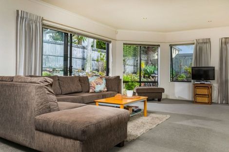Photo of property in 93 Te Wharau Drive, Greenhithe, Auckland, 0632