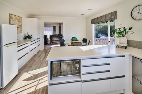Photo of property in 147 Tirohanga Road, Tirohanga, Lower Hutt, 5010