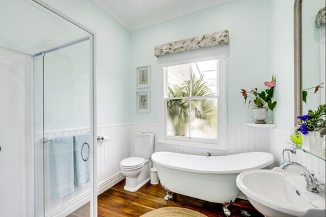 Photo of property in 3 Terrace Lane, Hospital Hill, Napier, 4110