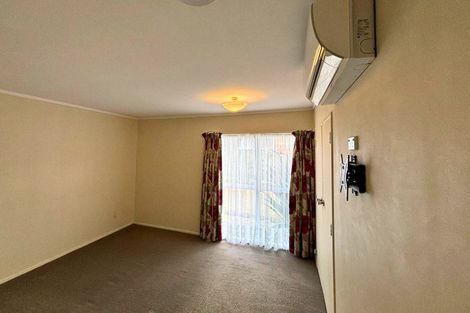 Photo of property in 52 Kurnell Drive, Botany Downs, Auckland, 2010