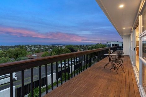 Photo of property in 254 Glamorgan Drive, Northcross, Auckland, 0630