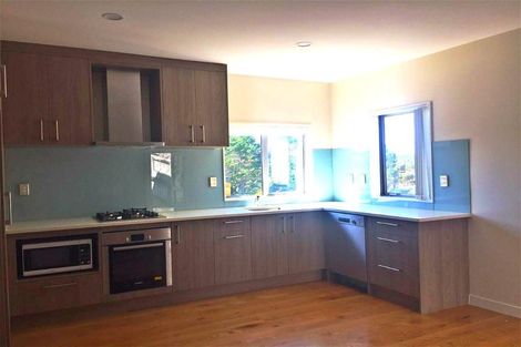 Photo of property in 9 Trotting Terrace, Fairview Heights, Auckland, 0632