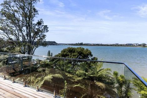 Photo of property in 27 Ferry Parade, Herald Island, Auckland, 0618