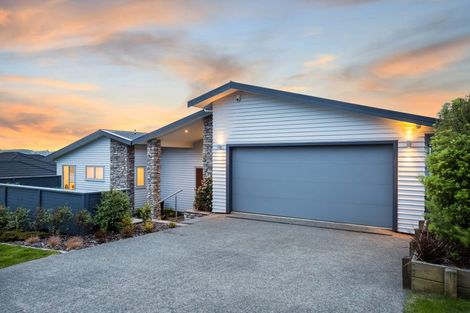 Photo of property in 10 Wangapeka Way, Aotea, Porirua, 5024