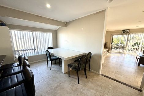 Photo of property in 23 Hyperion Drive, Randwick Park, Auckland, 2105