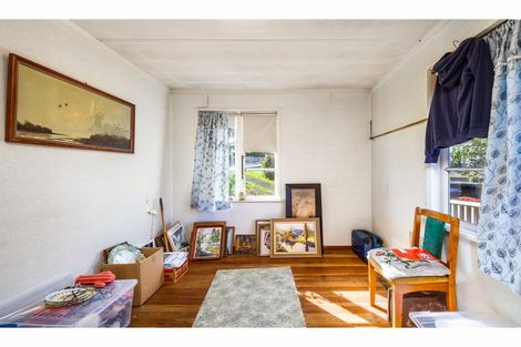 Photo of property in 4 Kallu Crescent, Mount Roskill, Auckland, 1041