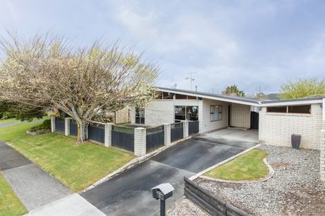 Photo of property in 6 Paradise Place, Milson, Palmerston North, 4414