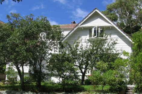 Photo of property in 25 Ngaio Road, Kelburn, Wellington, 6012