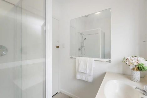 Photo of property in 1/24 Richards Avenue, Forrest Hill, Auckland, 0620