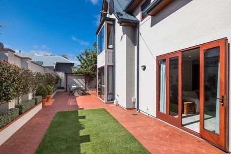 Photo of property in 19 Lothian Street, Maori Hill, Dunedin, 9010