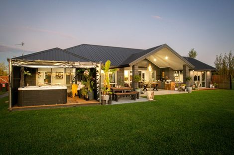 Photo of property in 15 Shadbolt Drive, Leamington, Cambridge, 3432