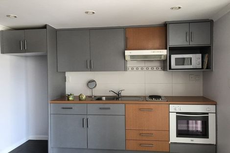Photo of property in 12 Condor Place, Unsworth Heights, Auckland, 0632