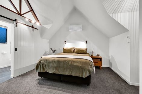 Photo of property in 76a Paynters Avenue, Strandon, New Plymouth, 4312