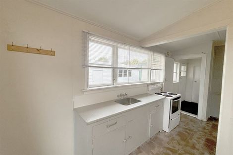 Photo of property in 102 Barbour Street, Waltham, Christchurch, 8011