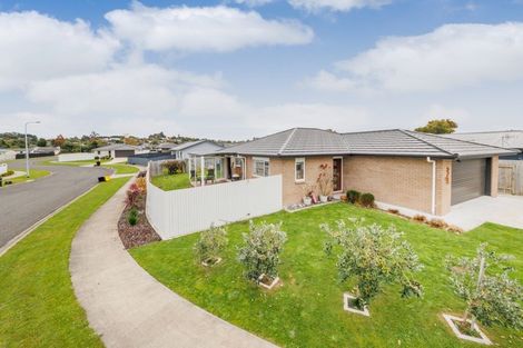 Photo of property in 10 Wescombe Grove, Feilding, 4702