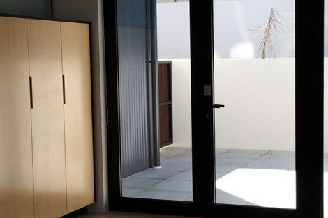 Photo of property in 76 Brougham Street, Mount Victoria, Wellington, 6011