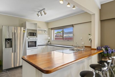 Photo of property in 3a Edgewater Street, Waikanae, 5036