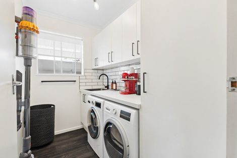 Photo of property in 16 Lockhart Avenue, Milson, Palmerston North, 4414