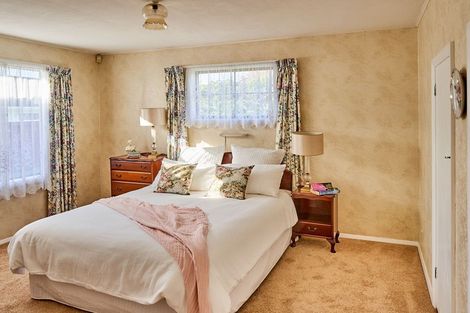 Photo of property in 27 Findlay Street, Tawa, Wellington, 5028