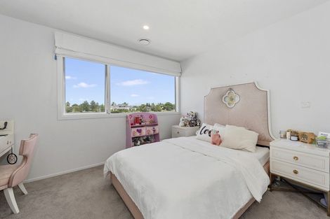 Photo of property in 33 Roy Hilton Drive, Flagstaff, Hamilton, 3210