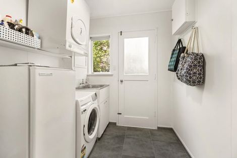 Photo of property in 58 Homewood Crescent, Karori, Wellington, 6012