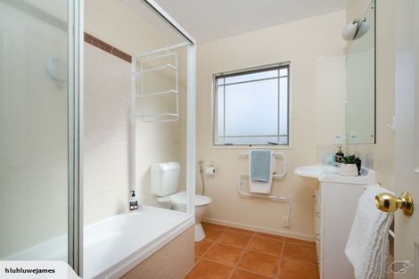 Photo of property in 143e Hobsonville Road, West Harbour, Auckland, 0618