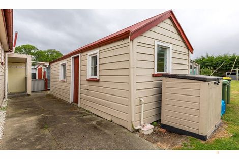 Photo of property in 16 Dobson Street, Waimate, 7924