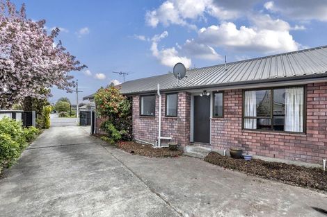 Photo of property in 68 Main North Road, Woodend, 7610