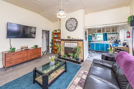 Photo of property in 17 Gloag Street, Waverley, 4510