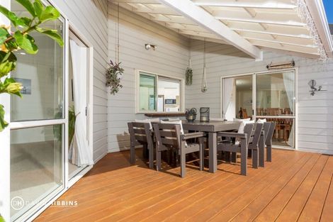 Photo of property in 6 Pelican Lane, Unsworth Heights, Auckland, 0632