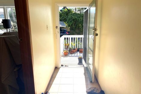 Photo of property in 30 Megan Avenue, Pakuranga Heights, Auckland, 2010