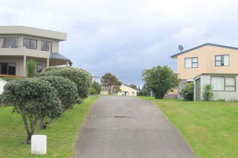 Photo of property in 224 Onemana Drive, Onemana, Whangamata, 3691