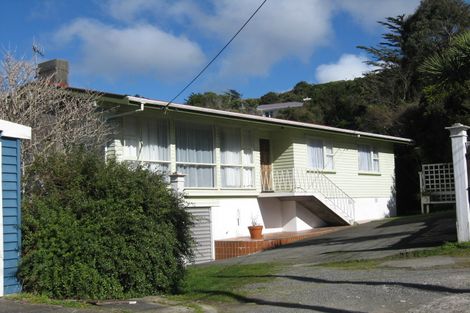 Photo of property in 105 Parkvale Road, Karori, Wellington, 6012
