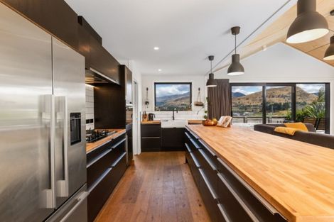 Photo of property in 28 Myles Way, Lower Shotover, Queenstown, 9304