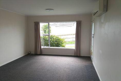 Photo of property in 5/25 West Coast Road, Glen Eden, Auckland, 0602