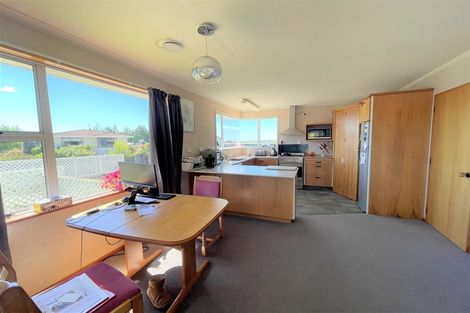 Photo of property in 19 Timaru Road, Waimate, 7924