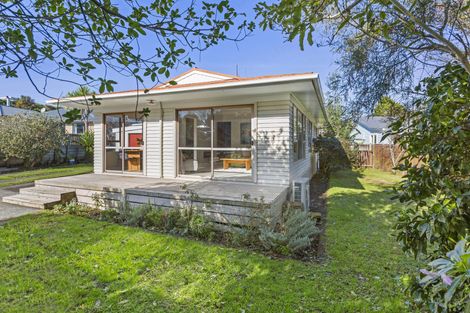 Photo of property in 1 Sunshine Rise, Raglan, 3225